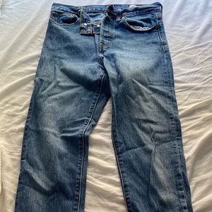 Cute Vintage-Looking Levi’s straight-leg cutoff jeans size 28